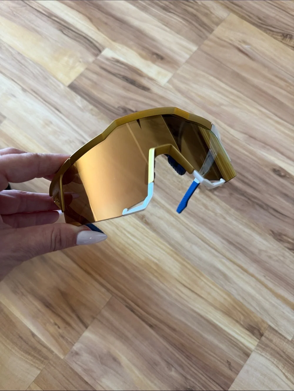 100 Percent Speedcraft Fernando Tatis Jr. Sunglasses in Gold and White - Picture 4 of 9